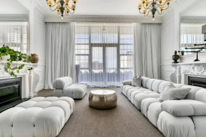 QV Luxury Elegant 2 Bedroom with Wifi & Parking -1035